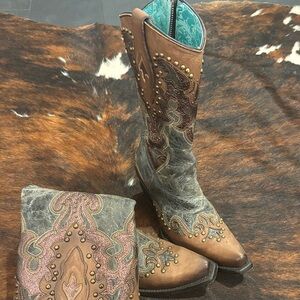 Corral Women's Almond Laser Western Boots with a snip toe